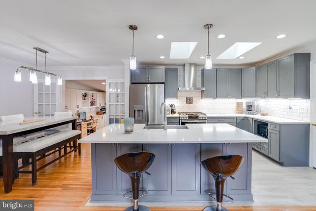 8513 FAIRBURN DR, Springfield, VA 22152