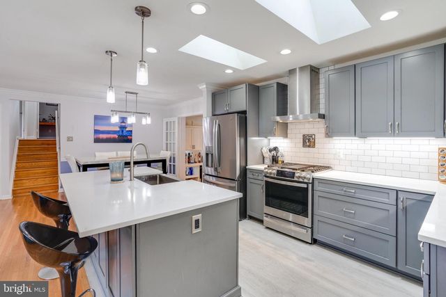 8513 FAIRBURN DR, Springfield, VA 22152