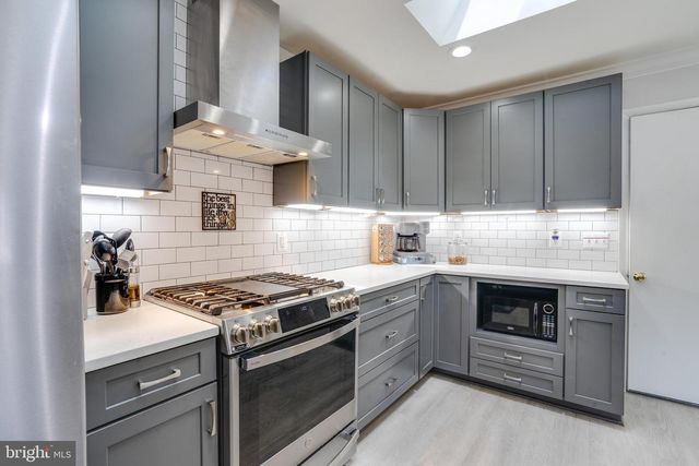 8513 FAIRBURN DR, Springfield, VA 22152