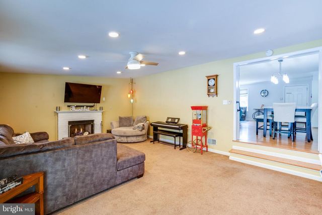 8513 FAIRBURN DR, Springfield, VA 22152