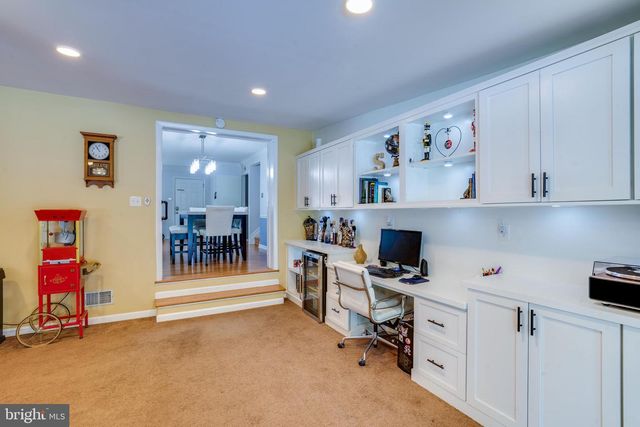8513 FAIRBURN DR, Springfield, VA 22152
