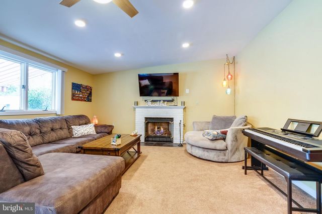 8513 FAIRBURN DR, Springfield, VA 22152