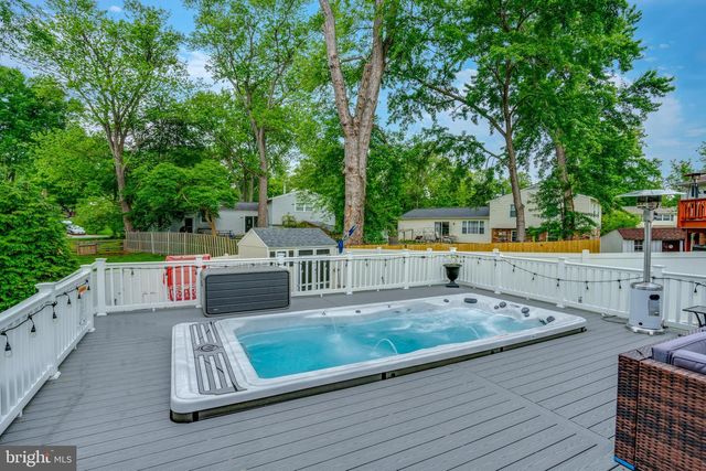 8513 FAIRBURN DR, Springfield, VA 22152