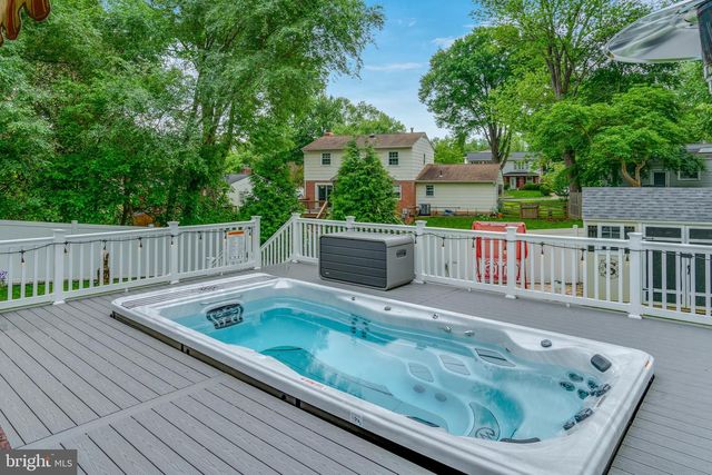8513 FAIRBURN DR, Springfield, VA 22152