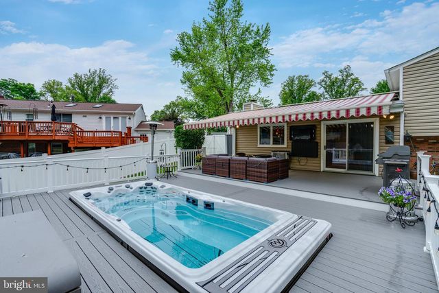 8513 FAIRBURN DR, Springfield, VA 22152