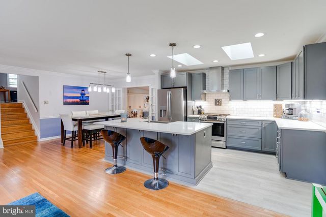8513 FAIRBURN DR, Springfield, VA 22152
