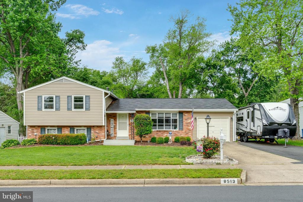 8513 FAIRBURN DR, Springfield, VA 22152