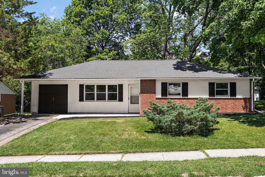 231 ORCHARD LN, Norristown, PA 19401