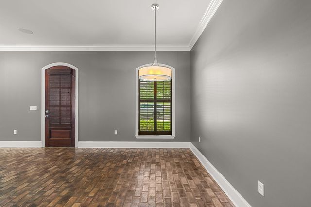 88 Avondale Cir., Hattiesburg, MS 39402