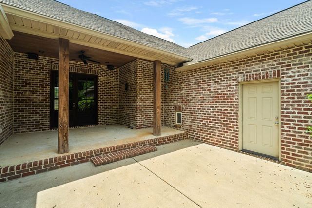 88 Avondale Cir., Hattiesburg, MS 39402