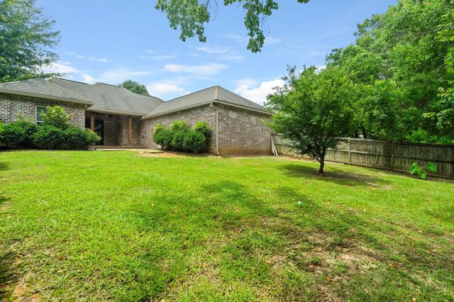 88 Avondale Cir., Hattiesburg, MS 39402