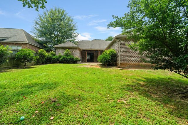 88 Avondale Cir., Hattiesburg, MS 39402