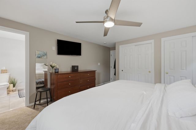 17 Windsor Boulevard, Londonderry, NH 03053