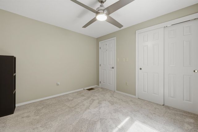 17 Windsor Boulevard, Londonderry, NH 03053