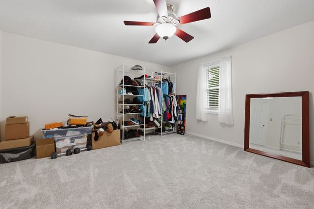 17 Windsor Boulevard, Londonderry, NH 03053