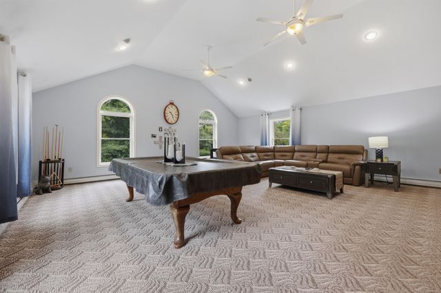 17 Windsor Boulevard, Londonderry, NH 03053
