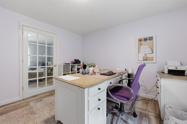 17 Windsor Boulevard, Londonderry, NH 03053