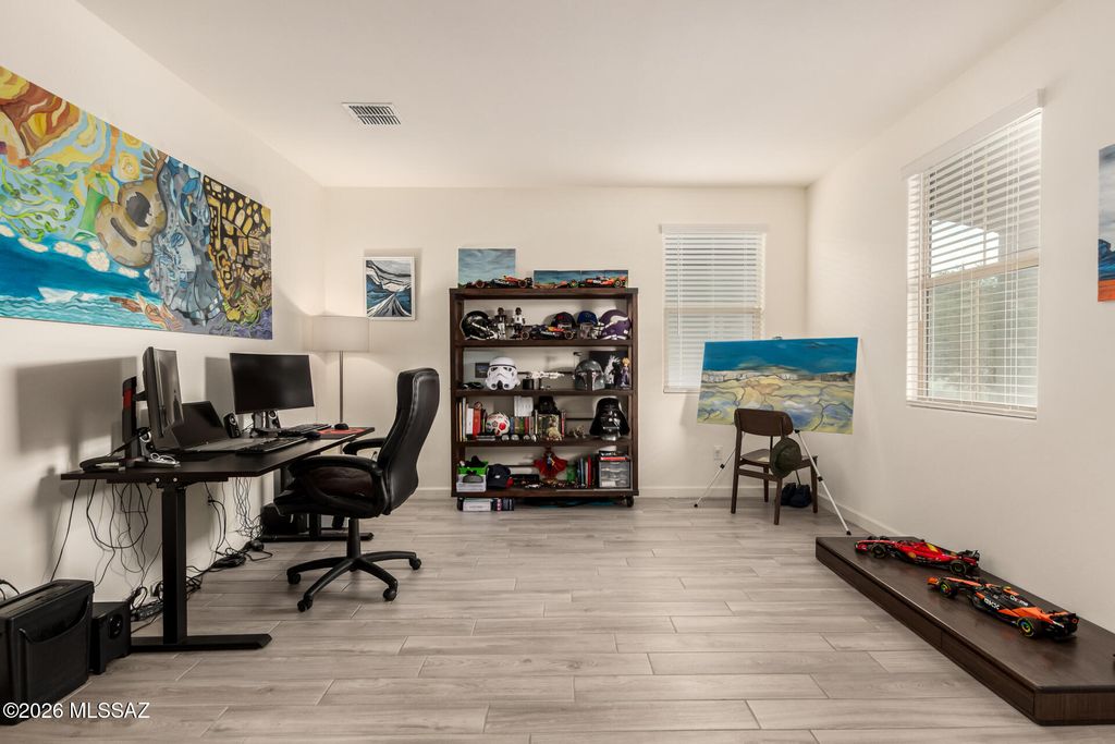 Image 15 of property listing at 11461 N Gemini Drive, Oro Valley, AZ 85742