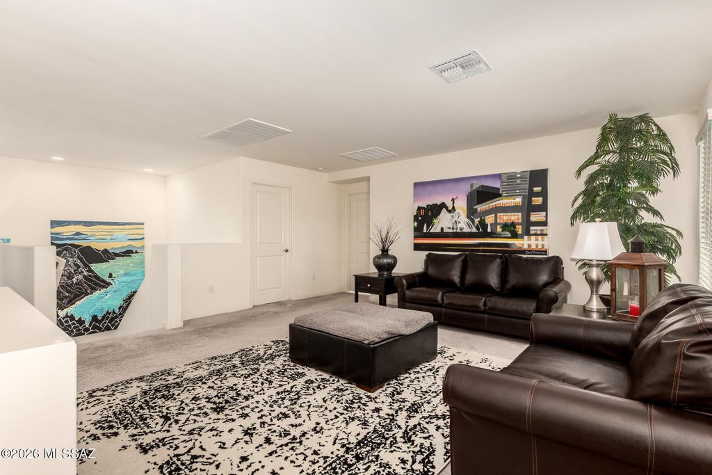 Image 17 of property listing at 11461 N Gemini Drive, Oro Valley, AZ 85742