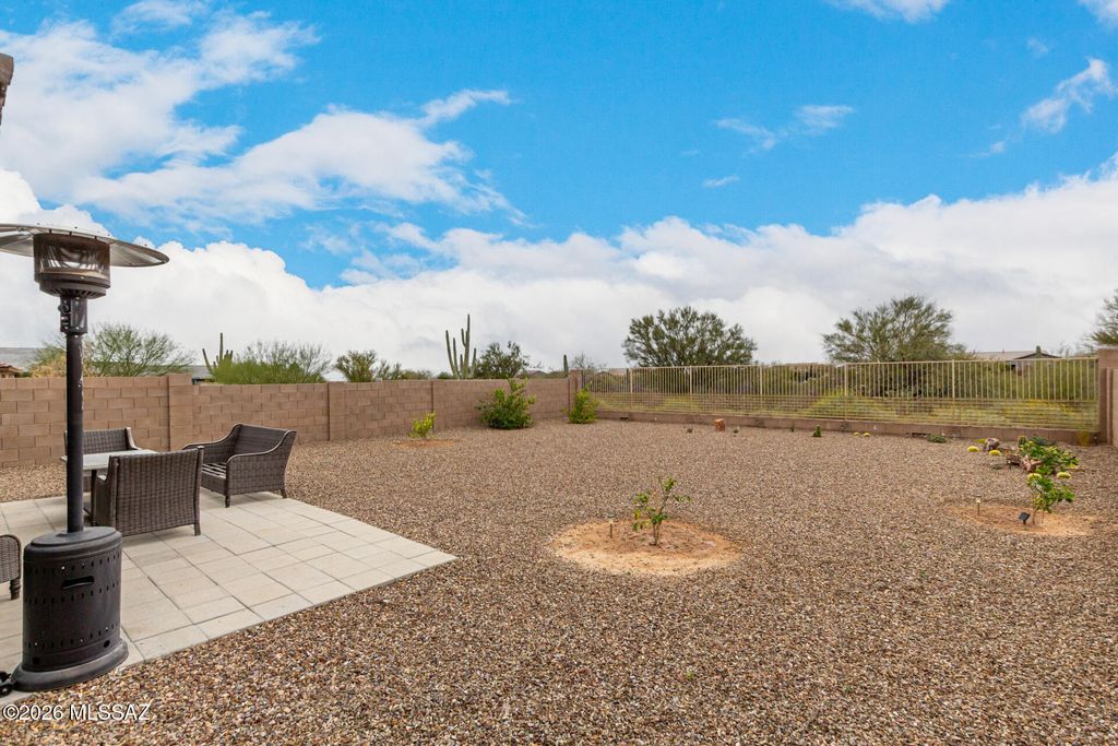 Image 27 of property listing at 11461 N Gemini Drive, Oro Valley, AZ 85742