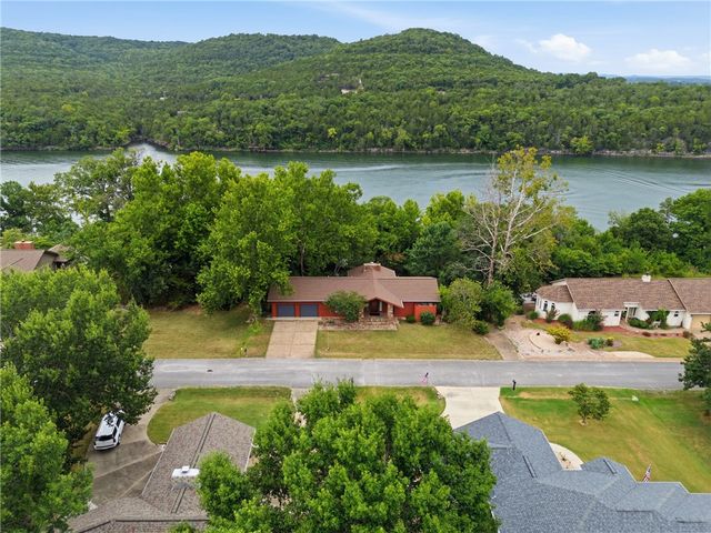 6 Fairway Drive, Holiday Island, AR 72631