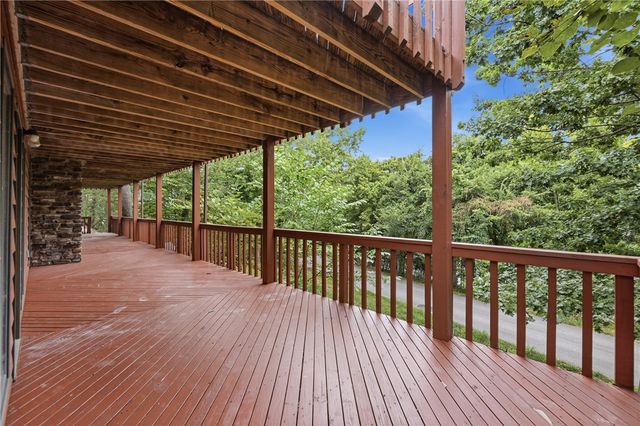 6 Fairway Drive, Holiday Island, AR 72631