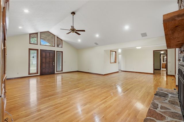 6 Fairway Drive, Holiday Island, AR 72631