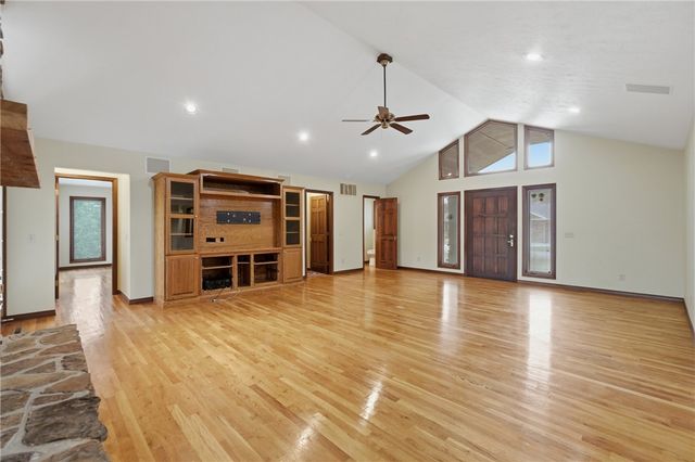 6 Fairway Drive, Holiday Island, AR 72631