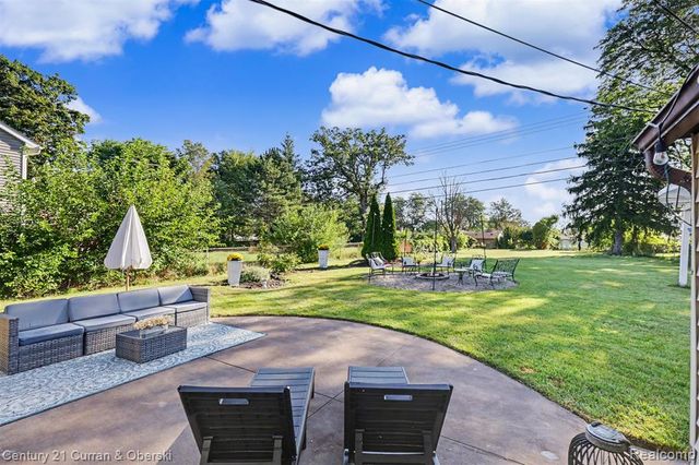 3131 Lafayette Drive, Trenton, MI 48183