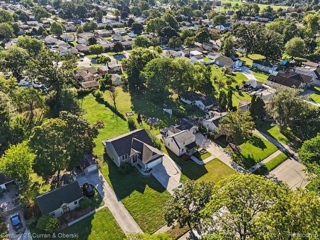 3131 Lafayette Drive, Trenton, MI 48183