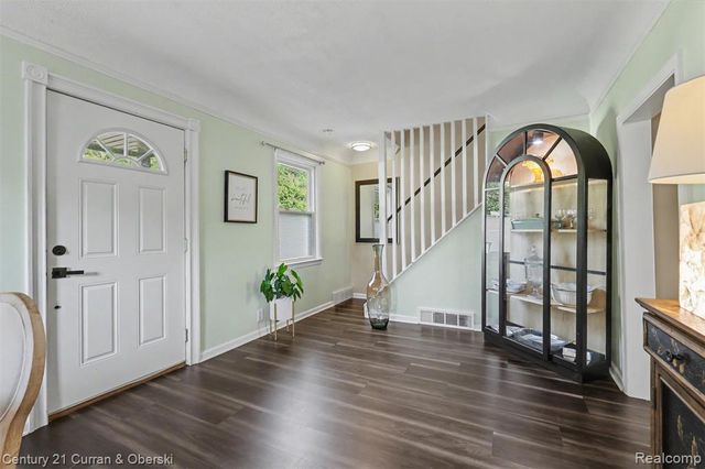 3131 Lafayette Drive, Trenton, MI 48183