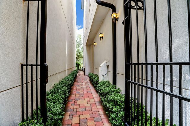 10912 Wrenwood Park, Houston, TX 77043