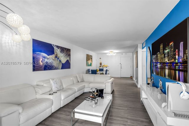 1825 W 44th Pl 401, Hialeah, FL 33012