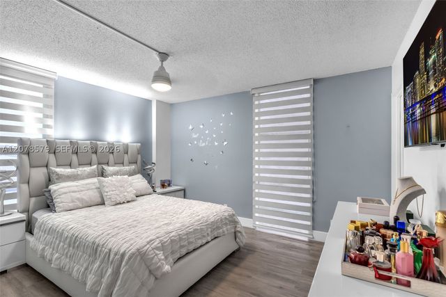1825 W 44th Pl 401, Hialeah, FL 33012