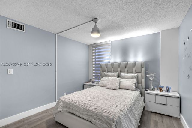1825 W 44th Pl 401, Hialeah, FL 33012