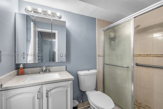 1825 W 44th Pl 401, Hialeah, FL 33012