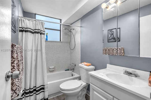1825 W 44th Pl 401, Hialeah, FL 33012