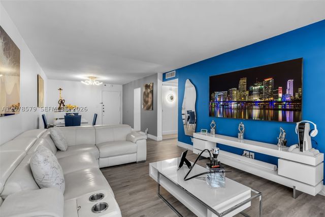 1825 W 44th Pl 401, Hialeah, FL 33012