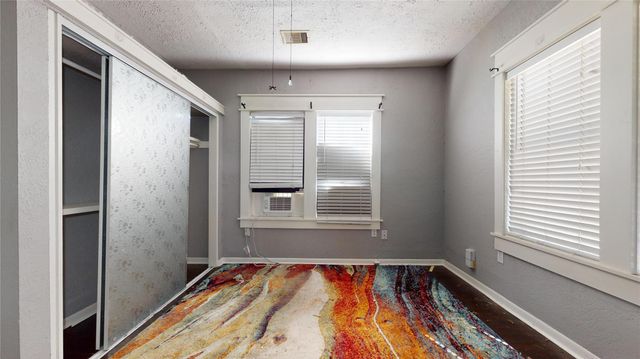 1638 Tabor Street, Houston, TX 77009