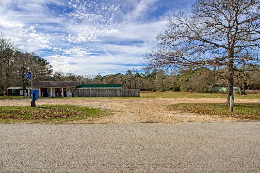 15701 #3 County Road 304, Navasota, TX 77868