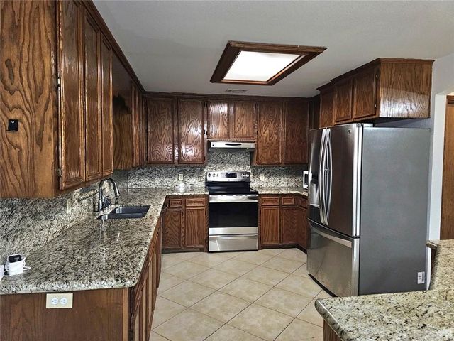 2820 W Jonquil Avenue, Mcallen, TX 78501