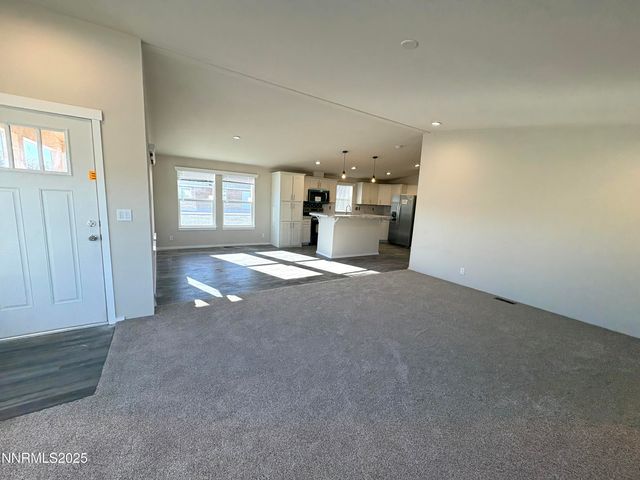 495 Camellia Way, Lovelock, NV 89419