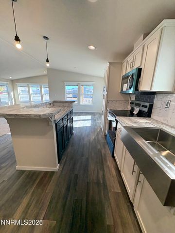 495 Camellia Way, Lovelock, NV 89419