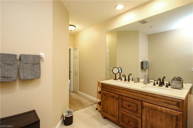 1360 Sweetwater CV 202, Naples, FL 34110