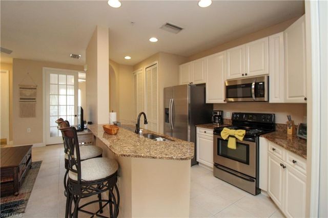 1360 Sweetwater CV 202, Naples, FL 34110