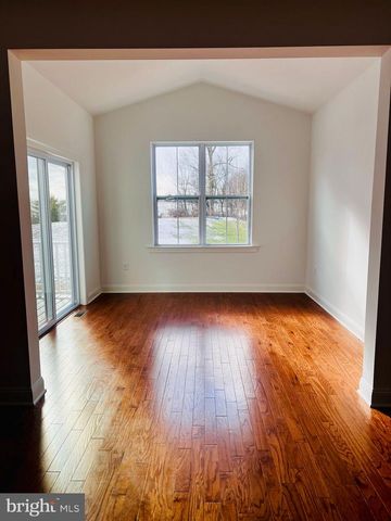 9 TURF CT, Royersford, PA 19468