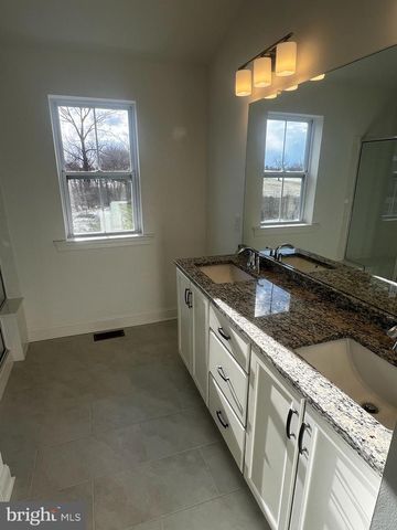 9 TURF CT, Royersford, PA 19468