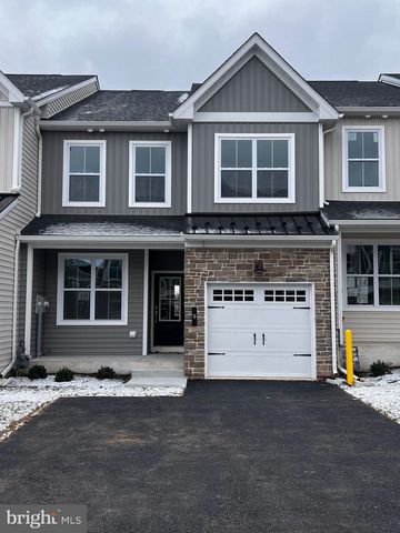 9 TURF CT, Royersford, PA 19468