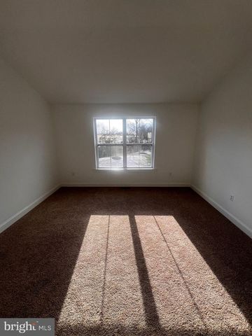 9 TURF CT, Royersford, PA 19468