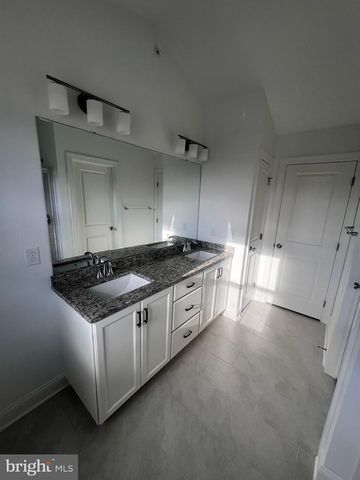 9 TURF CT, Royersford, PA 19468